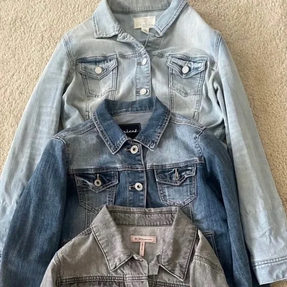 BCBGeneration- Maurice - Caslon set of 3 CROP Jean Jackets Size S - Picture 2 of 6